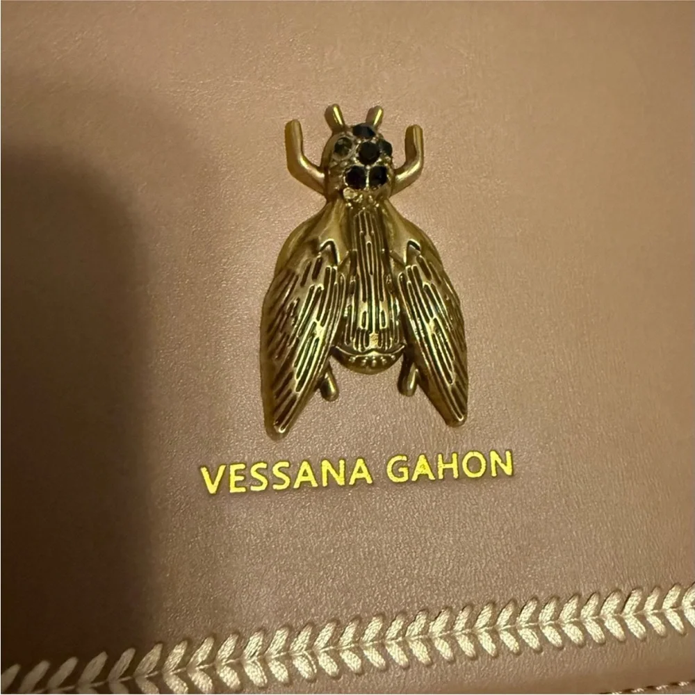 Vessana Gahon Tan Leather Chain Shoulder Bag with Gold and Jewel Beetle - Picture 4 of 6